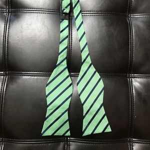 TOMMY HILFIGER BOWTIE